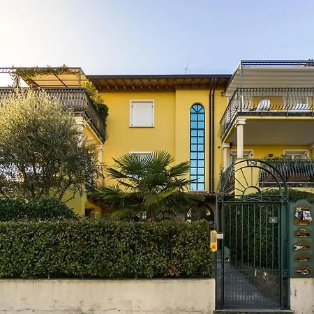Casa Riello, A Due Passi Dal Padenghe sul Garda